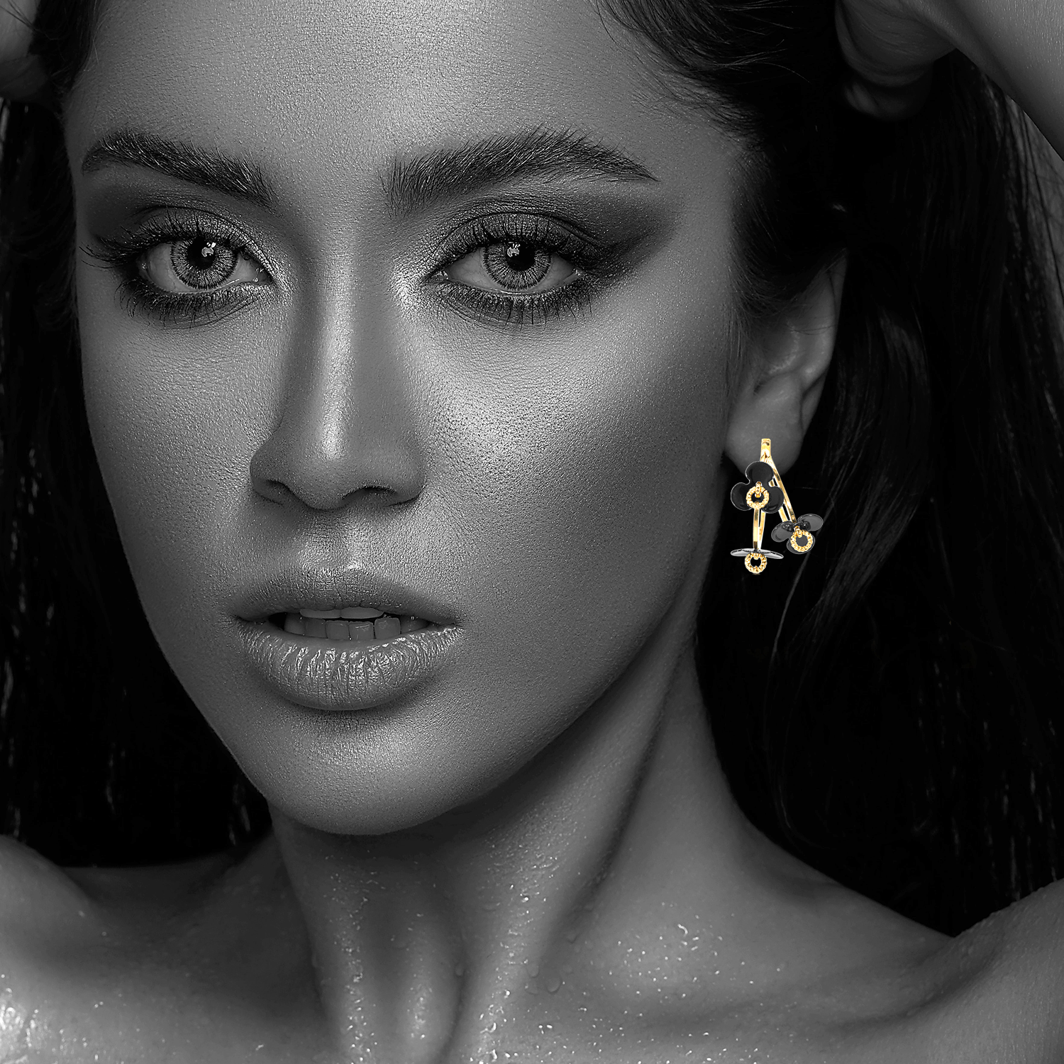 Fiore Nero Hoops Earrings