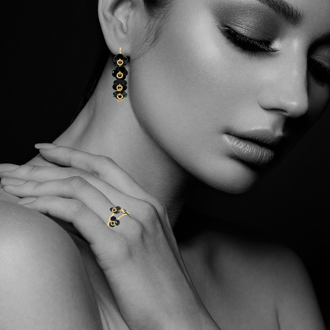 Fiore Nero Creole Earrings